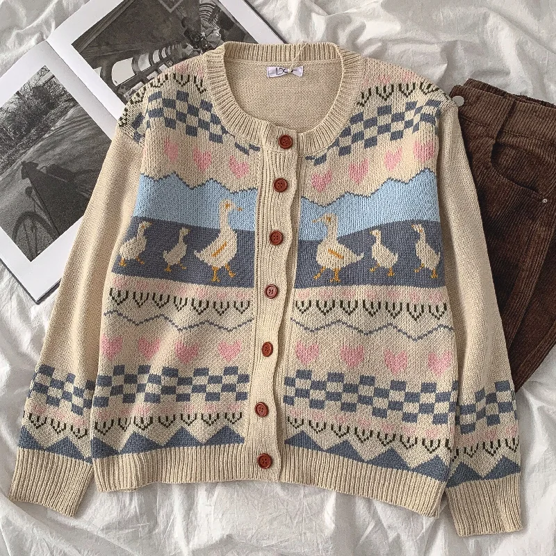 Duck Cardigan (Beige)