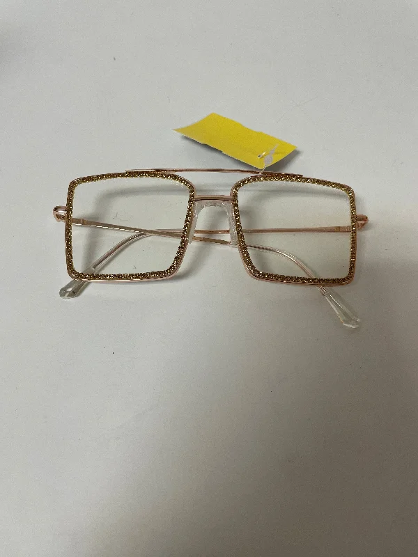 Sunglasses By Cmf Two - Tone Frame Contrast