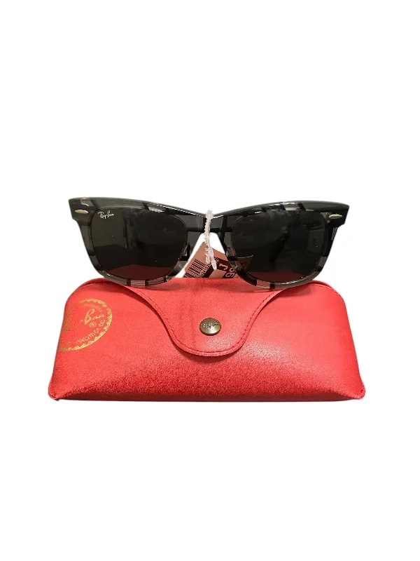 Sunglasses By Ray Ban Retro Round - Frame Look