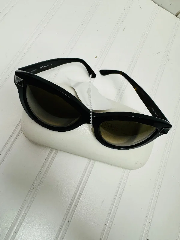 Sunglasses Designer By Valentino-mario Cat - Eye Feminine Design