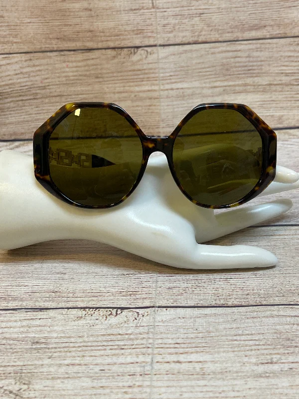 Sunglasses Designer By Versace Two - Tone Frame Contrast