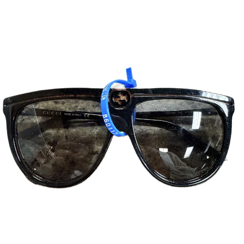 Sunglasses Luxury Designer By Gucci Magnetic - Attachment Style