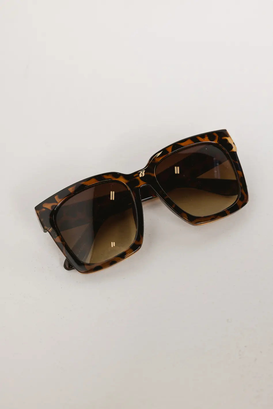 Ana Sunglasses in Tortoise Oval - Shaped Academic Look