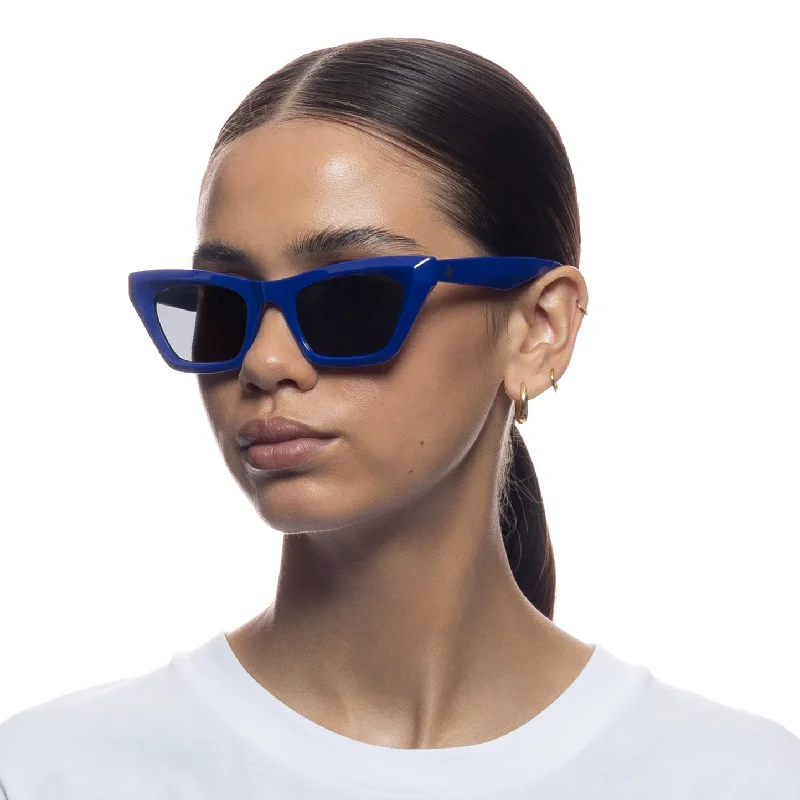 Capricornus - Electric Blue Mirrored - Lens Driving Look