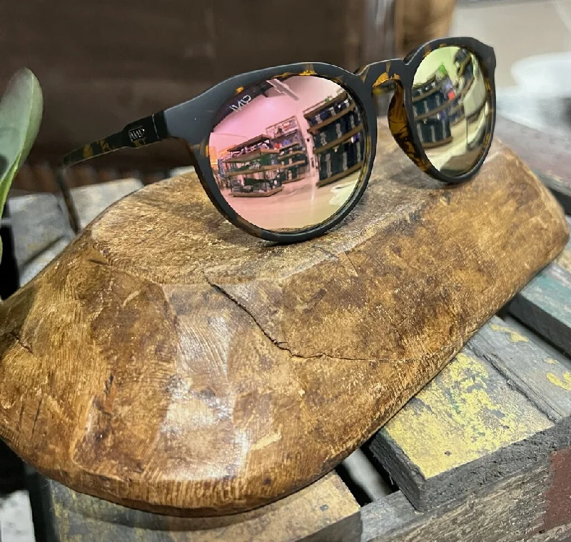 Clove Tortoise Frame/ Pink Mirror Lens Sunglasses Mirrored - Lens Driving Look