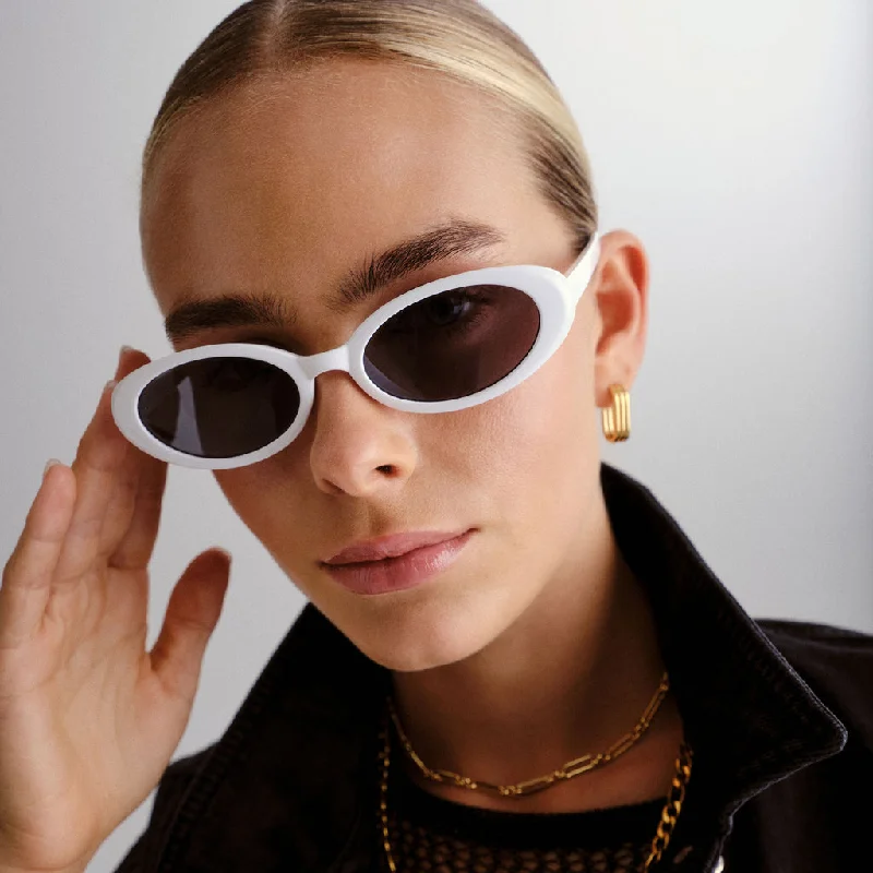 Fornax - White Fashionable Look