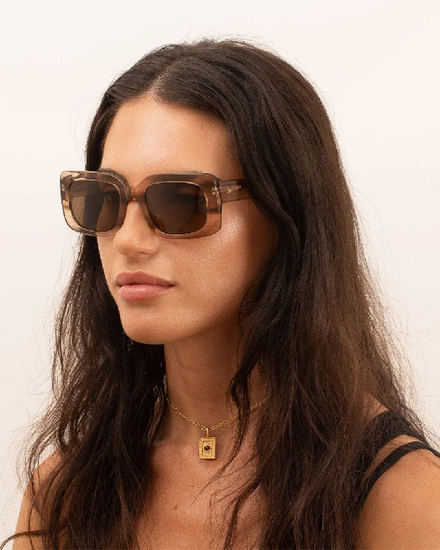 INDI Chunky Black - Frame Goth Look