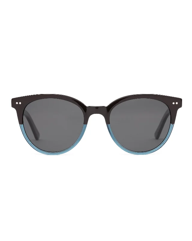 Jazmine - OTIS X Outerknown Glasses Retro Round - Frame Look