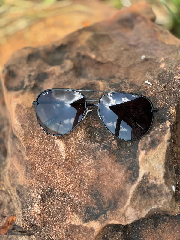 Mila Black Sunglasses Retro Round - Frame Look
