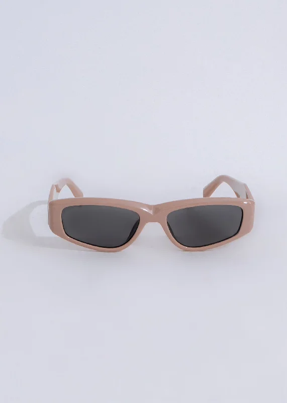 Moving On Oval Sunglasses Brown Sports - Wrap Performance Look