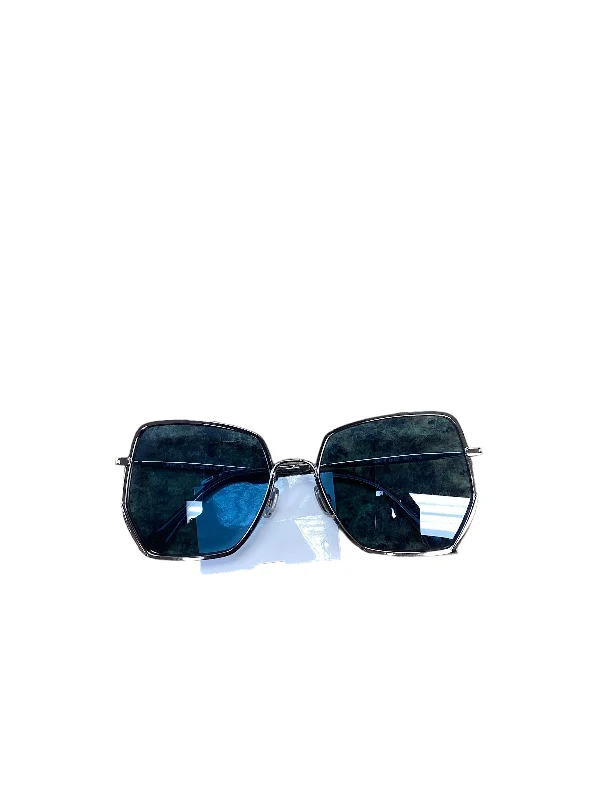 Sunglasses By Jimmy Choo Oval - Rimmed Sophisticated Look