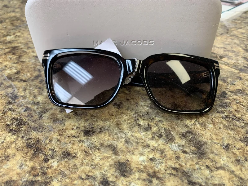 Sunglasses By Marc Jacobs  Size: 01 Piece Matte - Finish Plastic Frame Look