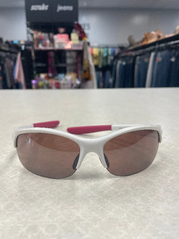 Sunglasses By Oakley, Size: Medium Foldable Travel - Friendly Glasses