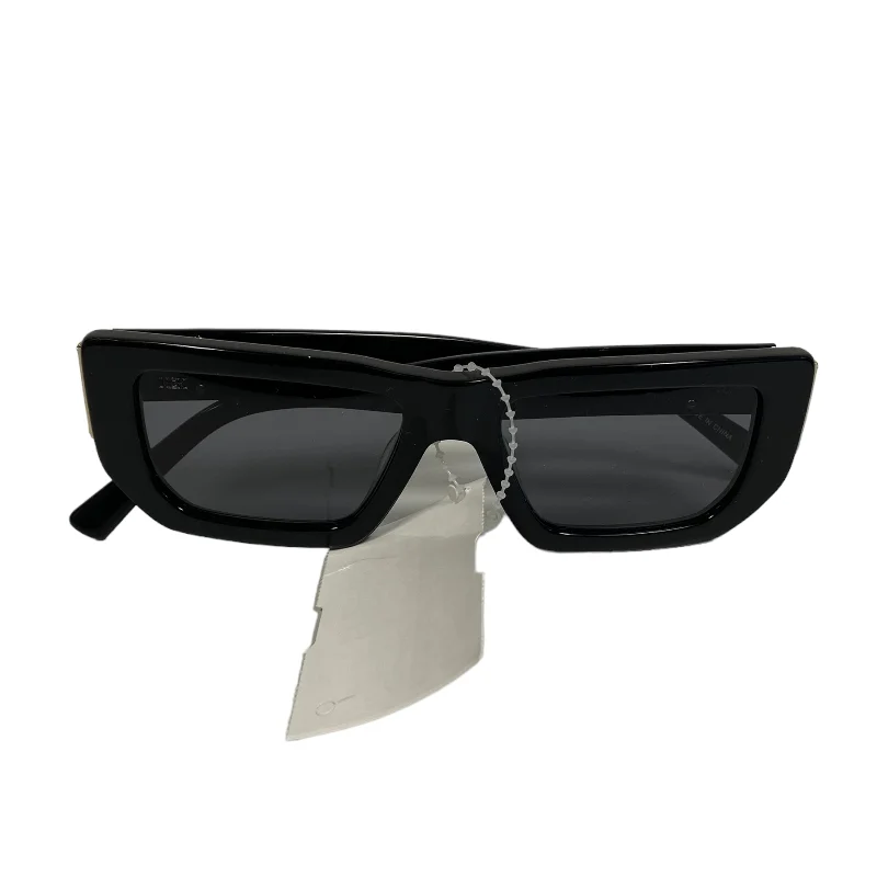Sunglasses Designer By Mcm Colored - Lens Sports Style