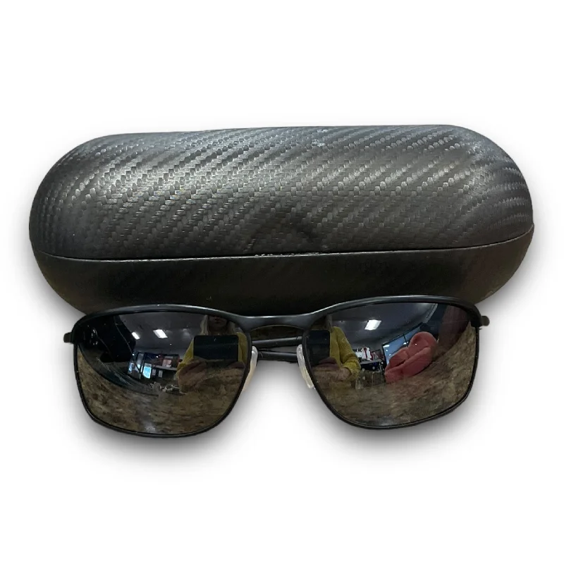 Sunglasses Designer By Oakley  Size: 02 Piece Clip - On Sunglasses Convenience