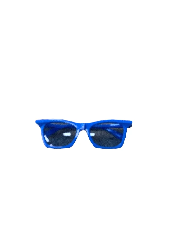 NEW MARKDOWN Sunglasses Luxury Designer By Balenciaga Size: 01 Piece Cat - Eye Vintage Revival NEW MARKDOWN Sunglasses Luxury Designer By Balenciaga Size: 01 Piece Cat - Eye Vintage Revival