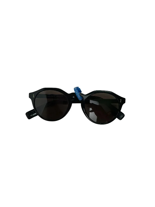 Sunglasses Luxury Designer By Burberry Chunky Black - Frame Goth Look